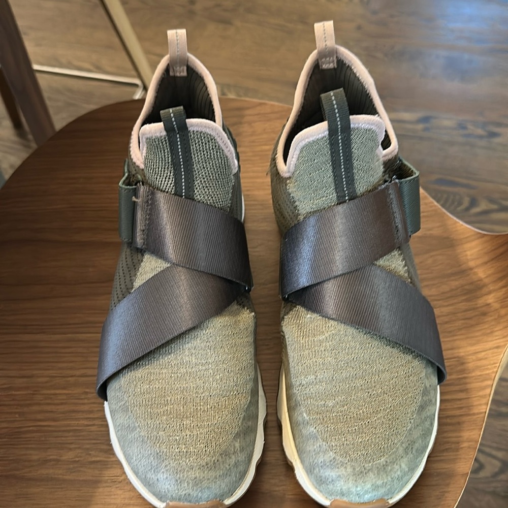 Sorel Velcro Sneaker Size 11